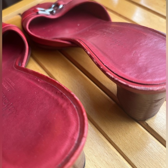 Salvatore Ferragamo “LENNOR”  Coral Leather Slide Mid Heel, Size 8.5 - Picture 10 of 16